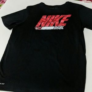 Nike short sleeve shirt